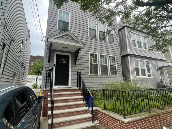 249 Lexington Avenue image 1 of 17