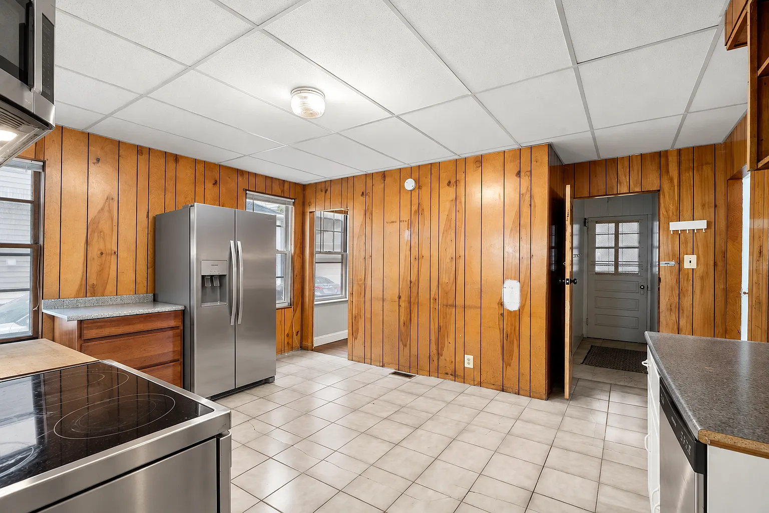3 bed, 1300 sqft, $2,300 — Photo 3