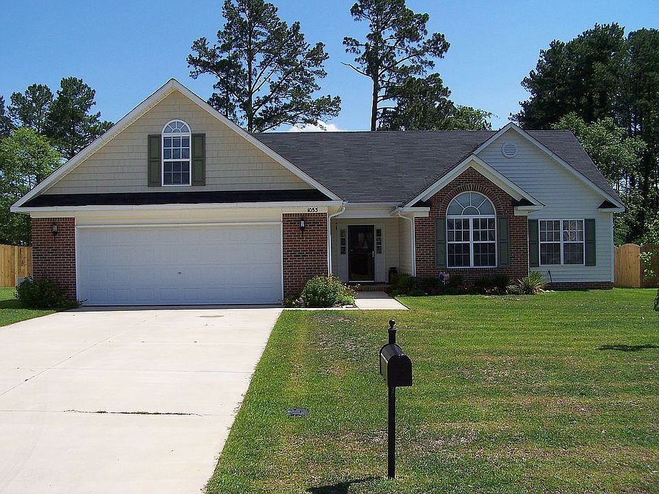 Vinyl Siding & Brick...never paint again!