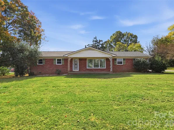 708 Mocksville Hwy, Statesville, NC 28625