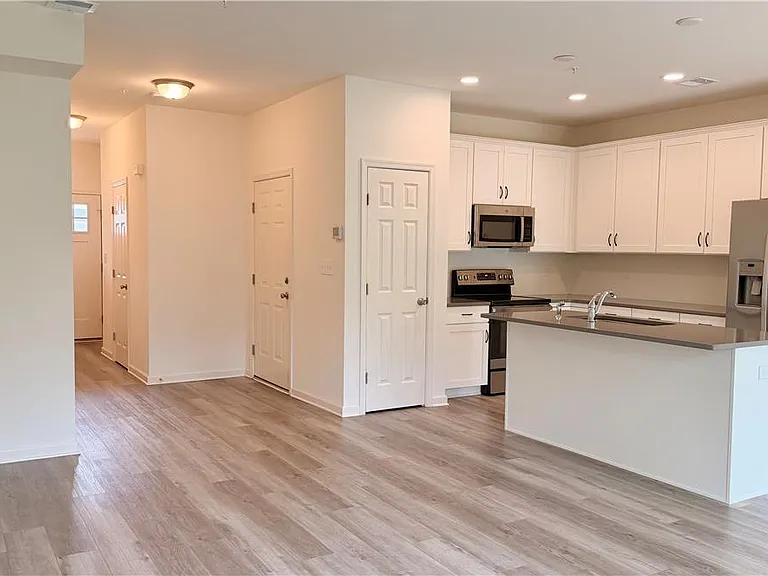 133 Scotty Dr — Photo 2