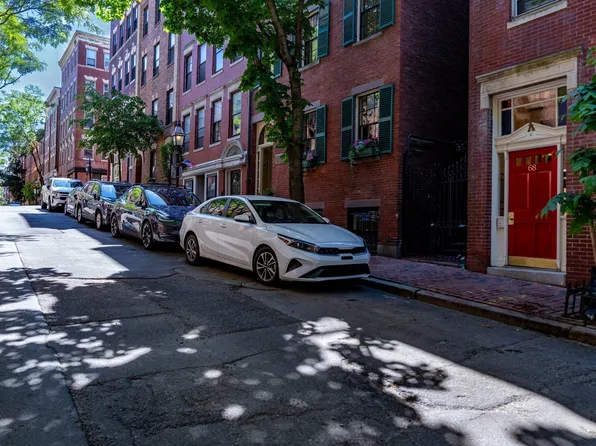 68 Phillips St APT 6, Boston, MA 02114