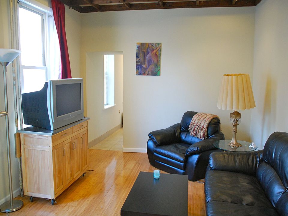 1st image of 117 Salaignac St