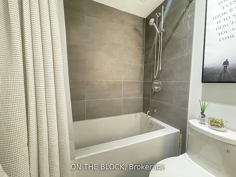 185 Roehampton Ave W #509 — Photo 9