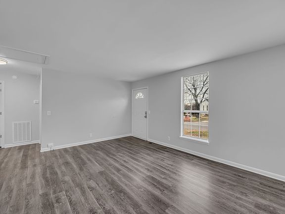 3rd image of 4140 Eastview Dr