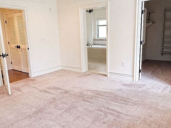 5th image of 10640 Woodbridge St APT 102
