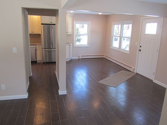 3rd image of 88 Walnut St