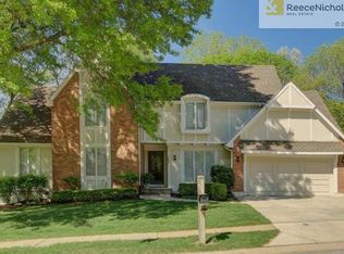 10220 Glenwood St, Overland Park, KS 66212
