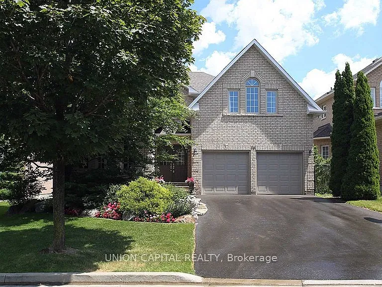 75 Langtry Pl — Photo 2