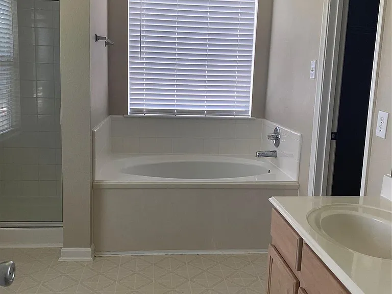 6614 Providence View Ln — Photo 7