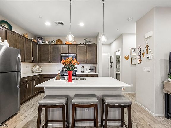 4th image of 752 Sleeping City Ave