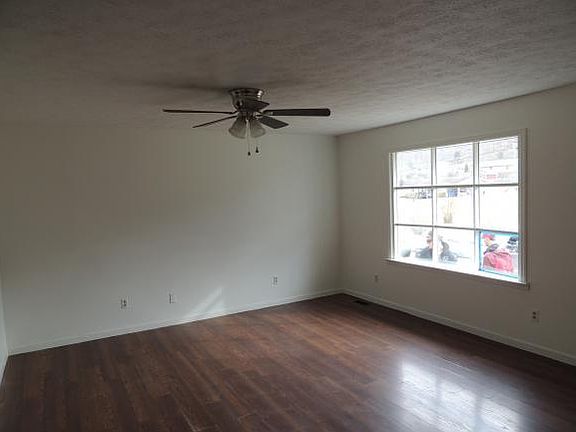 2nd image of 256 Hidden Valley Dr
