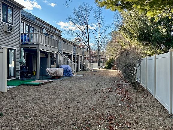 4th image of 371 Emmett Street #19
