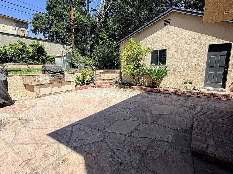 3247 Mills Ave — Photo 27