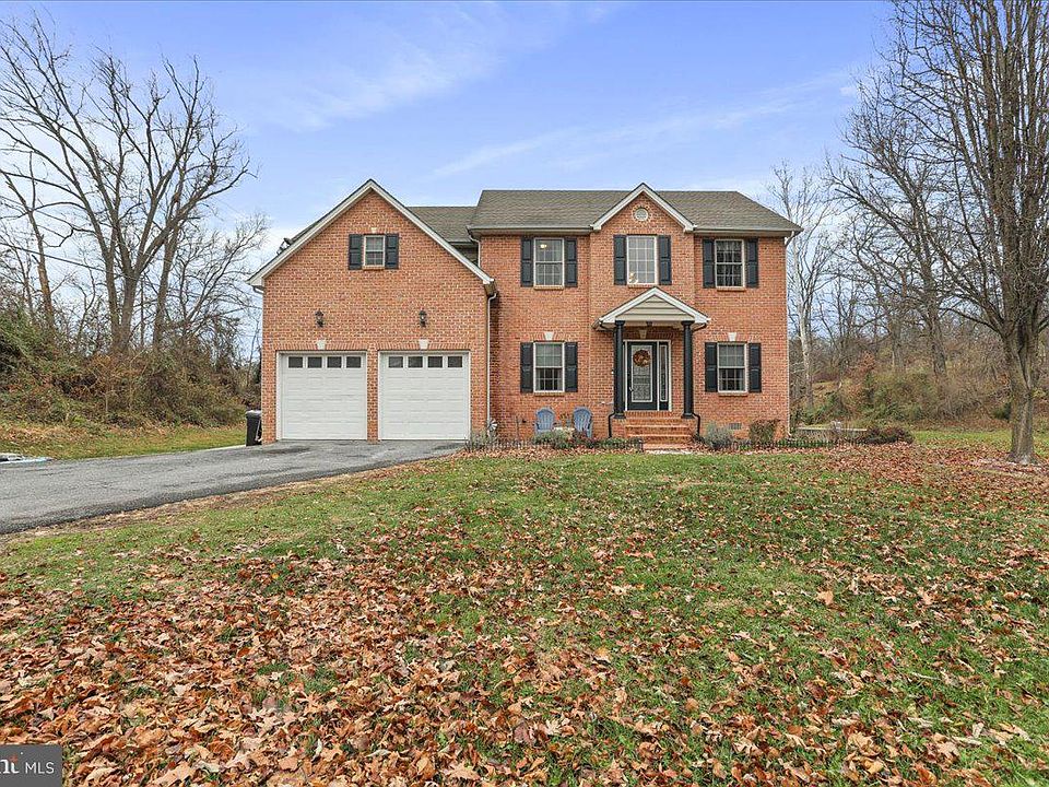 1st image of 261 Collins Dr