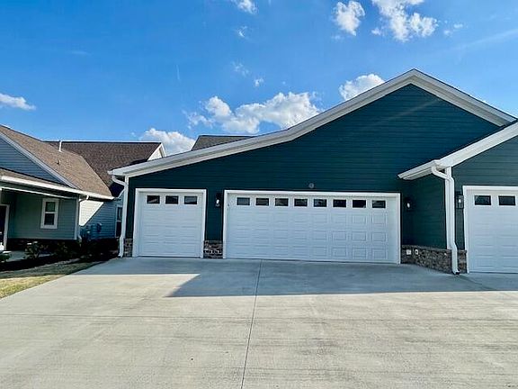3rd image of 322 Pacer Ln