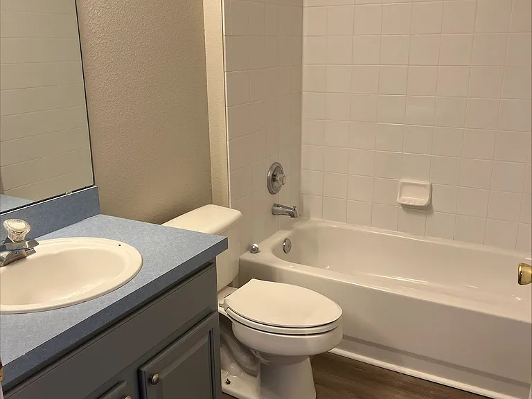 10644 Leader Ln — Photo 8
