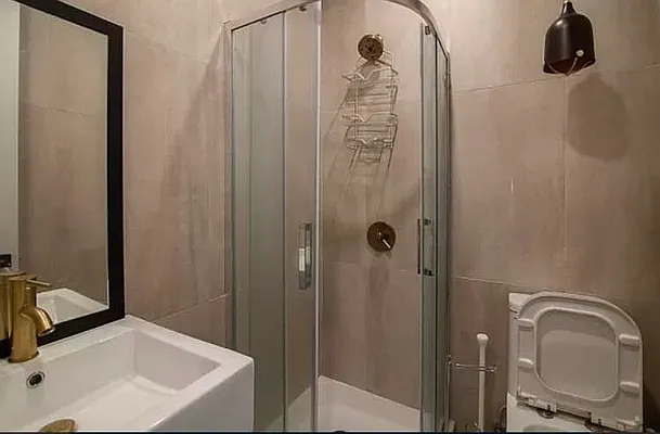 Rented by ERNY LLC | media 24