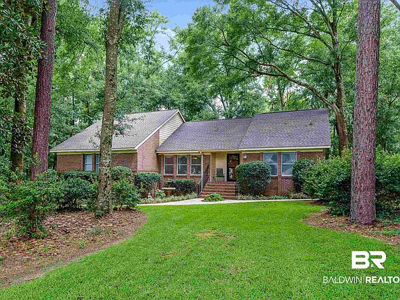 4th image of 305 Beall Ln