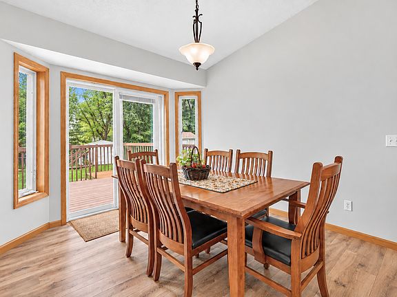 5th image of 11182 Woods Edge Ave