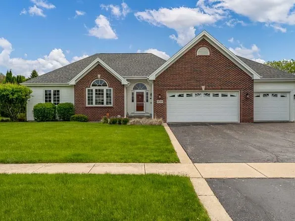 4718 Cabot Ln, Cherry Valley, IL 61016
