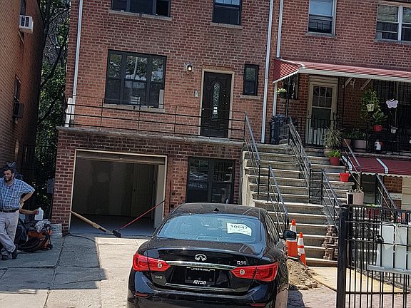 4th image of 2315 Wallace Ave