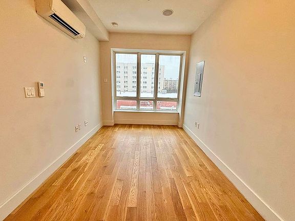 3rd image of 880 Dekalb Ave #205