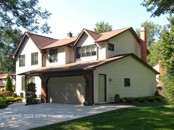3 Burgundy Ter, Amherst, NY 14228