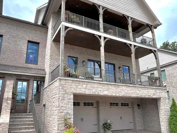 8939 Linksvue Dr, Knoxville, TN 37922