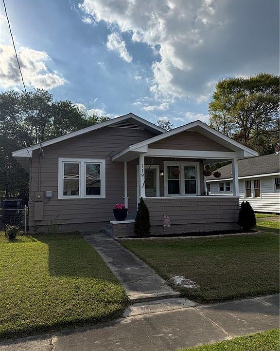 1st image of 119 N Carlen St