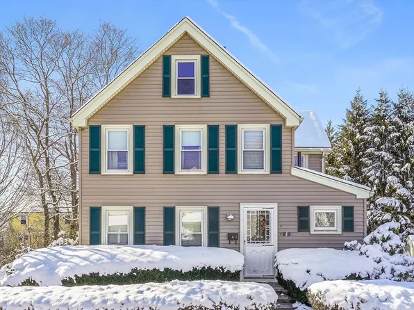 3 Horton Pl, Milton, MA 02186