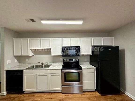 4th image of 370 S Kerr Ave Unit 101