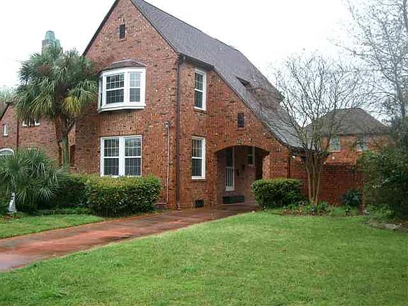 2nd image of 221 Dryden Pl