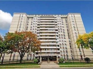 130 Neptune Dr #202, Toronto, ON M6A 1X5