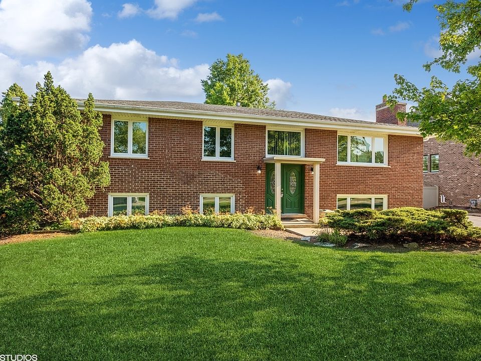 1st image of 17W347 Forestview Dr