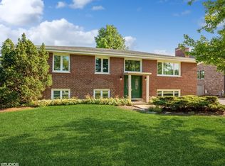 17W347 Forestview Dr, Bensenville, IL 60106