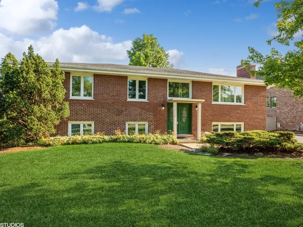 17W347 Forestview Dr, Bensenville, IL 60106