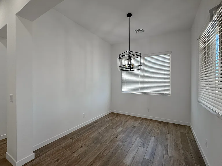 18146 W Morning Vista Ln — Photo 10
