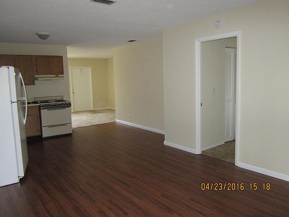 3rd image of 6395 Carthage Cir S