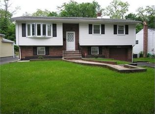 16 Freeman Pl, West Orange, NJ 07052