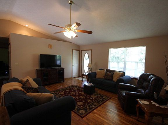 4th image of 4500 Greenfield Dr