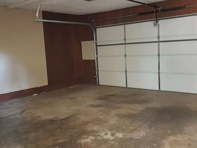 1045 Lombardy Way — Photo 9