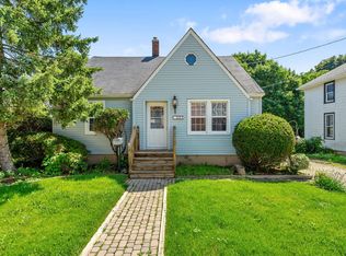 325 Putnam Ave, Woodstock, IL 60098