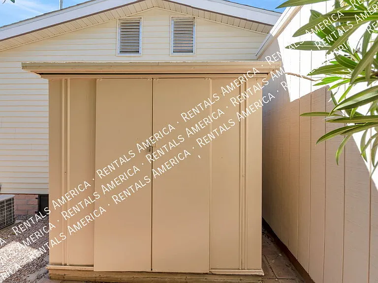 10684 N Stromboli Ave — Photo 25