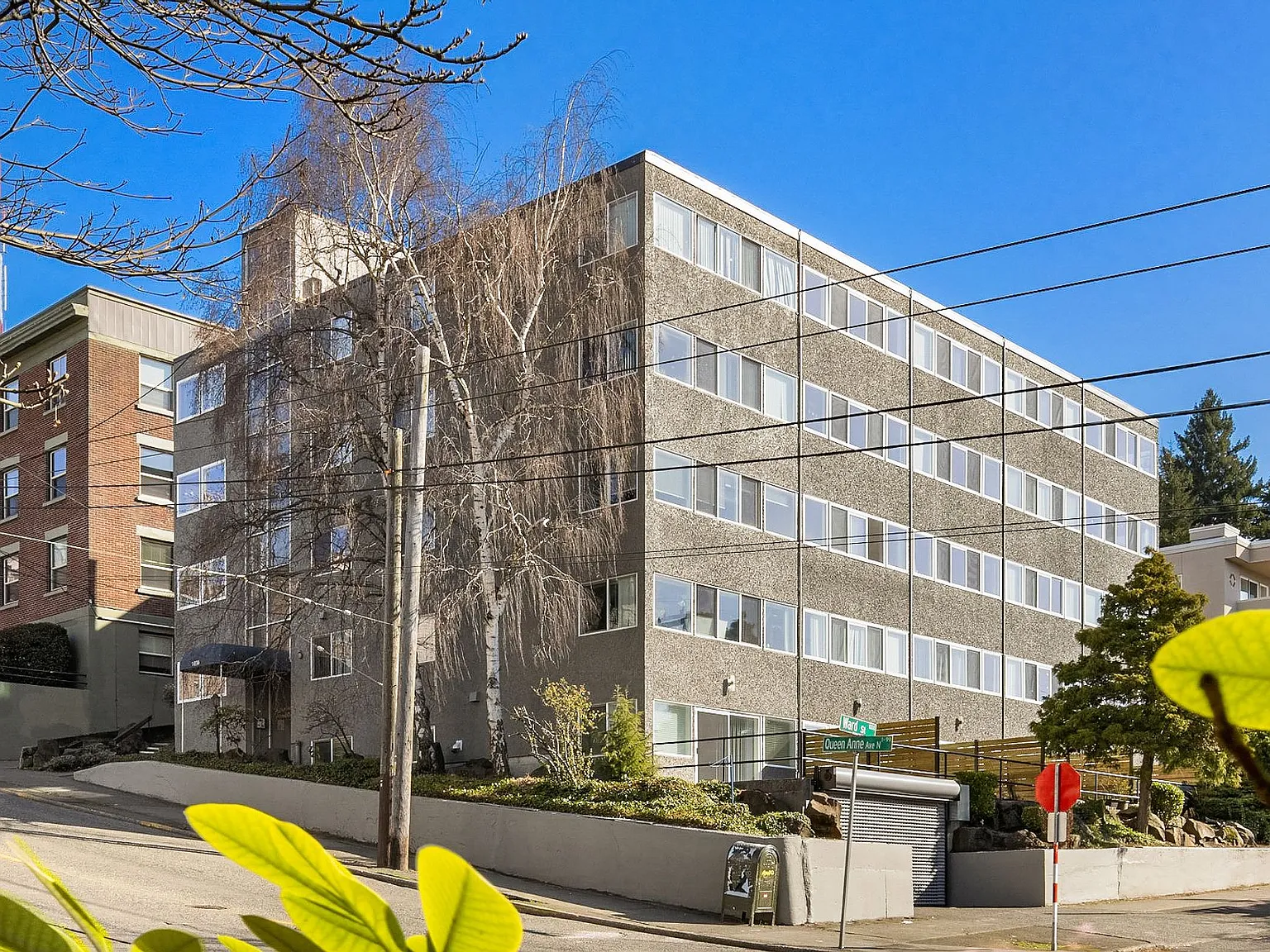 Fairview Apartments — Photo 1