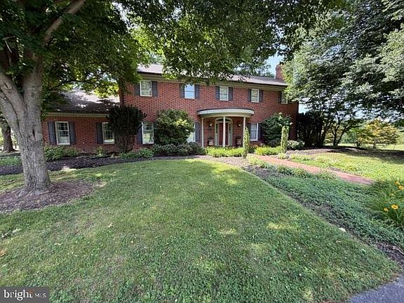 2nd image of 12924 Clopper Rd