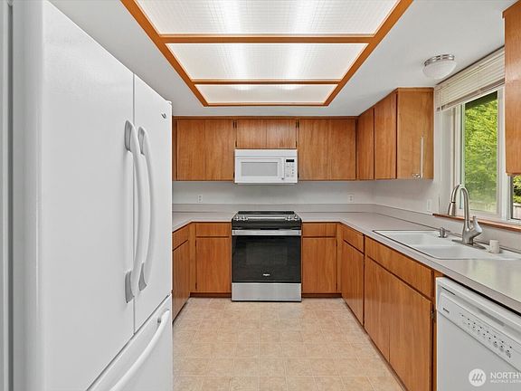 5th image of 522 Brown Street SE