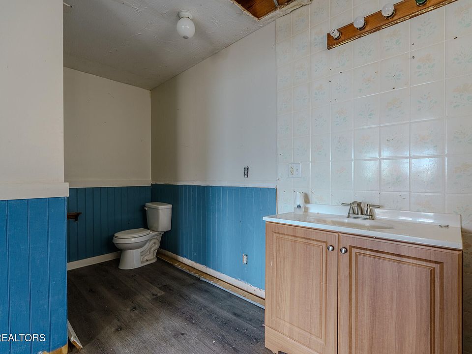 7th image of this home