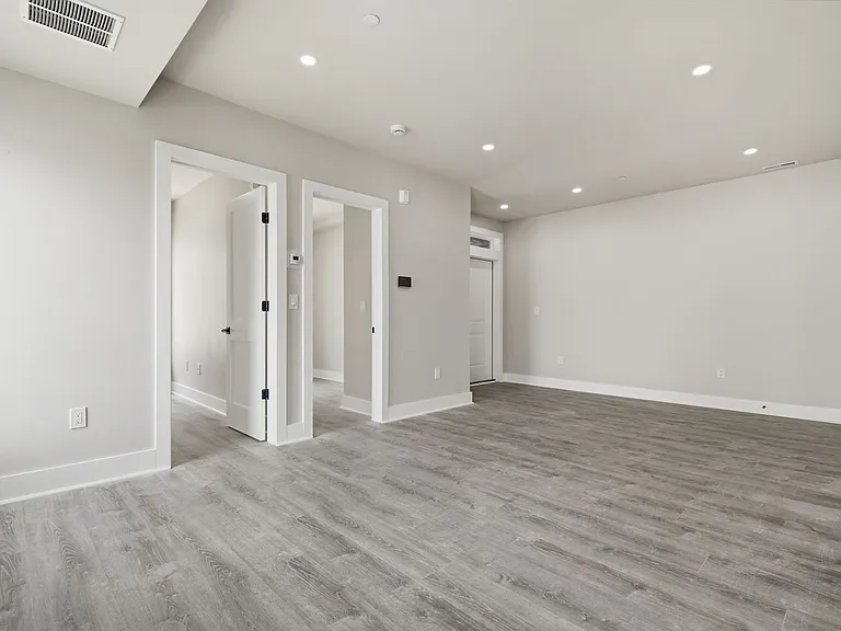 727 16th St NE — Photo 58
