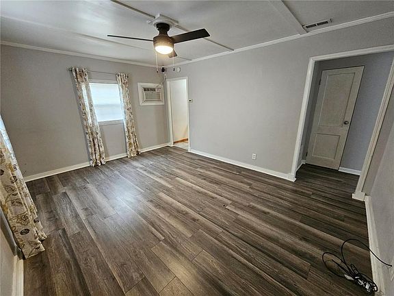 4th image of 3120 Charles St